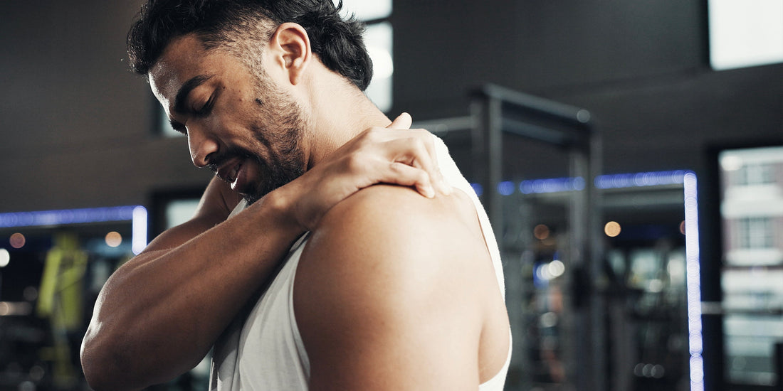 Douleur épaule musculation : causes, solutions et comment continuer à s'entraîner