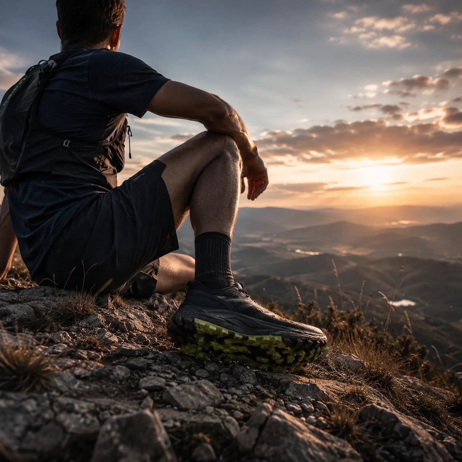 Sportif en récupération après un trail au sommet — protocole Durer gel cryo et huile camphrée Continum Sport